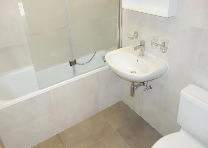 In With Private Balcony דירה *